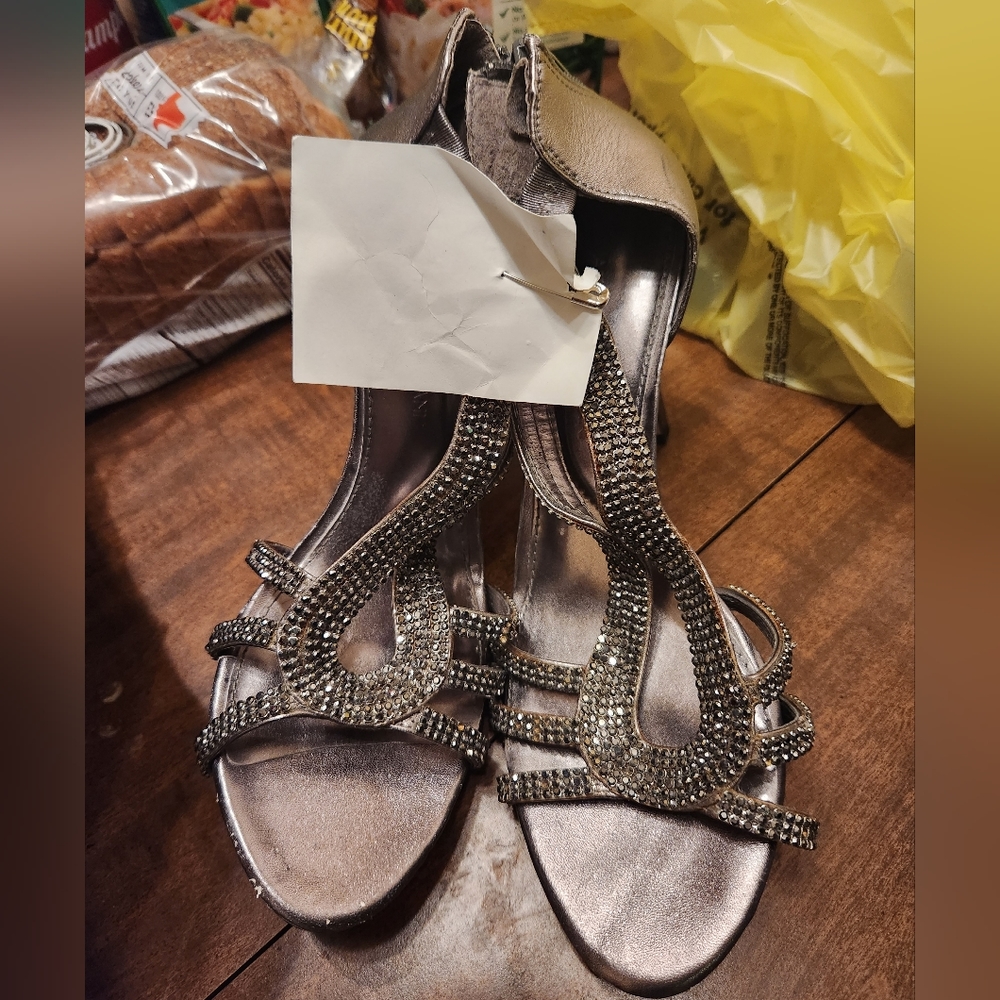 SALE Gray Sparkly rhinestone heels with zipper
